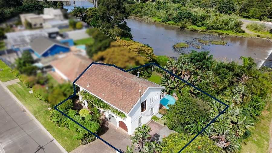 6 Bedroom Property for Sale in Abbotsford Eastern Cape